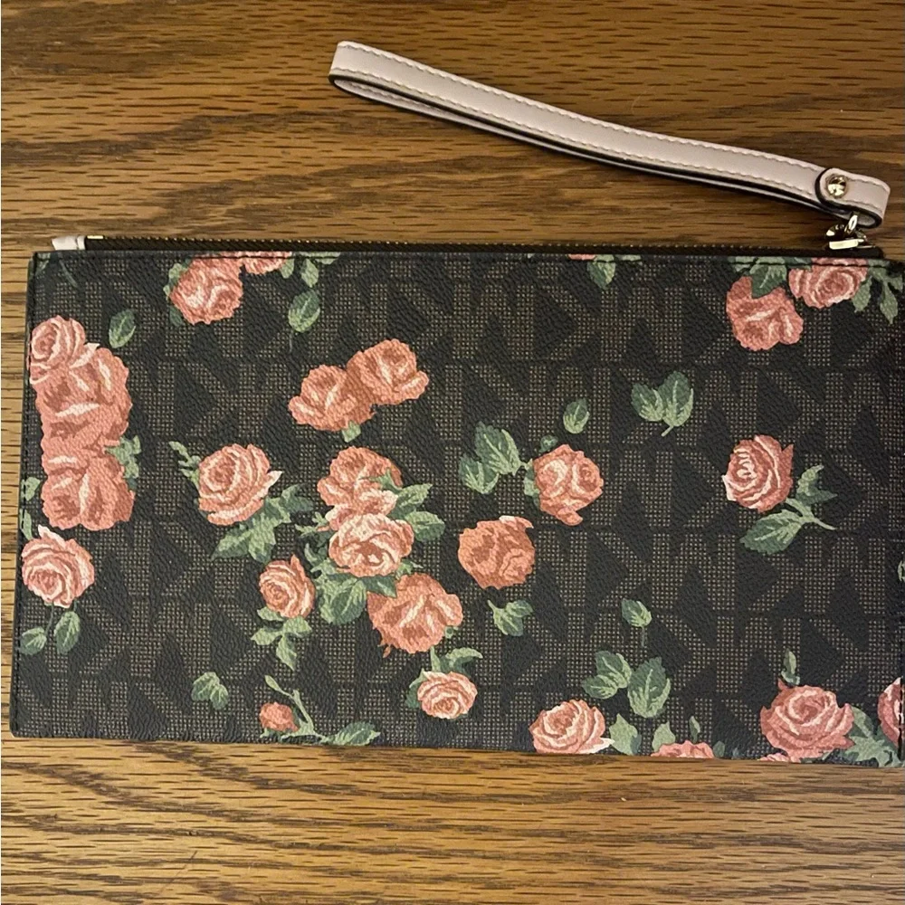 Michael Kors Floral Beige Interior Wristlet - Picture 2 of 3